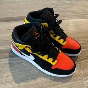 Jordan 1 Mid